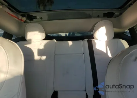 2020 Tesla Model Y z USA, uszkodzony, nr VIN 5YJYGDEE9MF087902